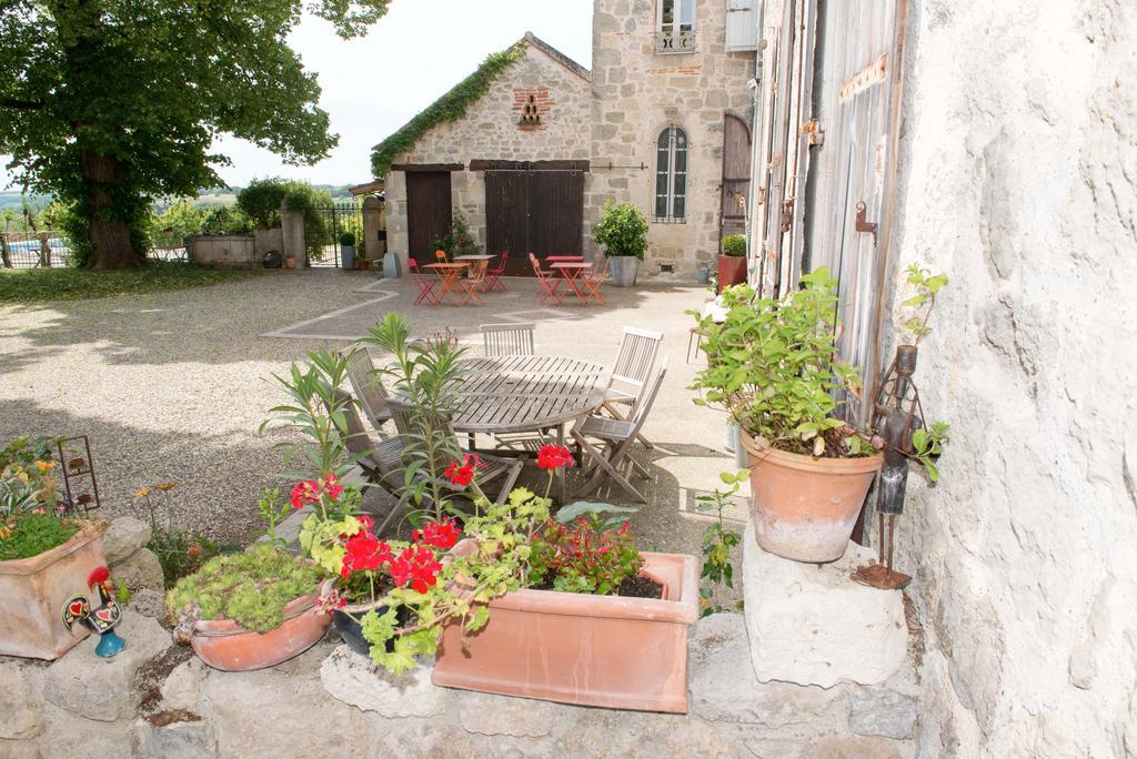Au Bonheur D'Alphonse Bed & Breakfast Lusignan-Petit Exterior photo