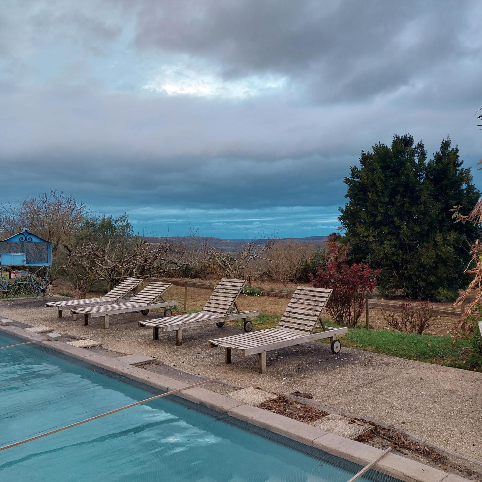 Au Bonheur D'Alphonse Bed & Breakfast Lusignan-Petit Exterior photo