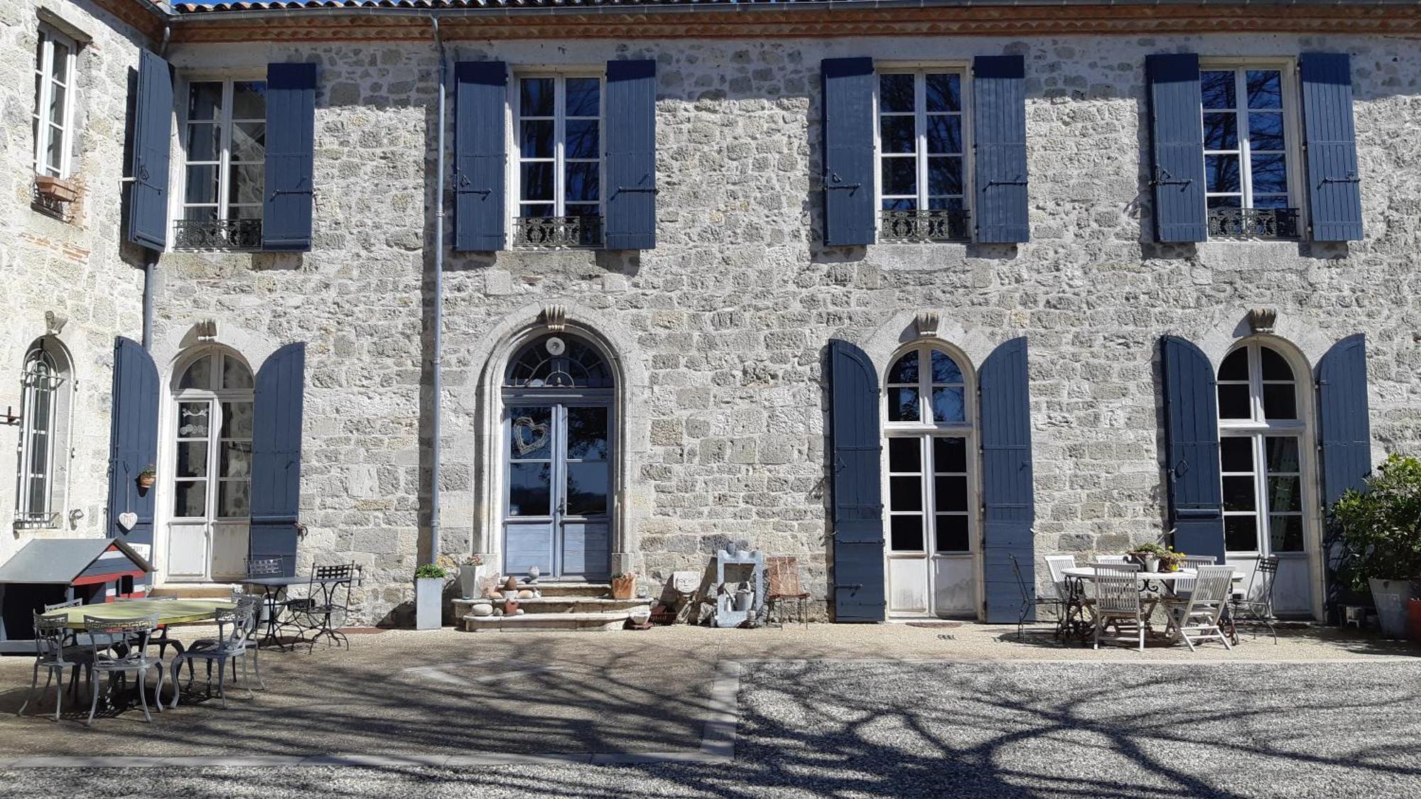 Au Bonheur D'Alphonse Bed & Breakfast Lusignan-Petit Exterior photo